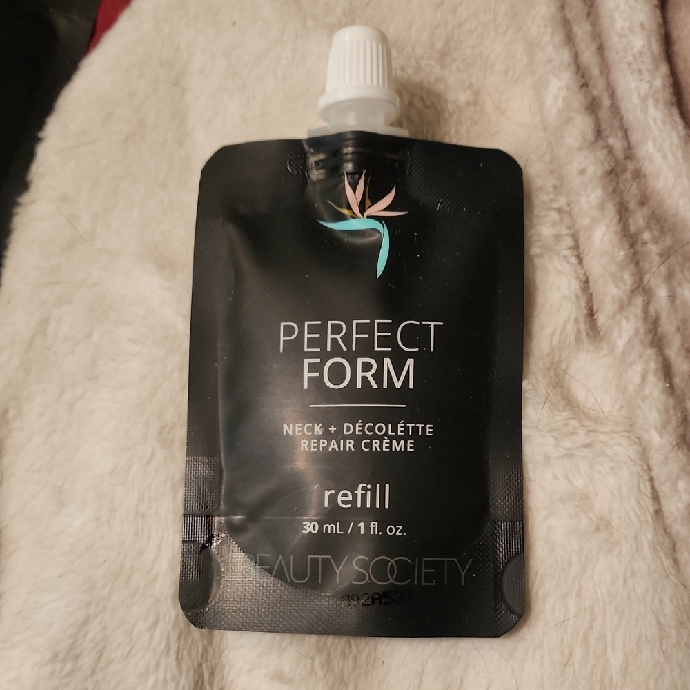 Beauty Society Perfect Form Refill